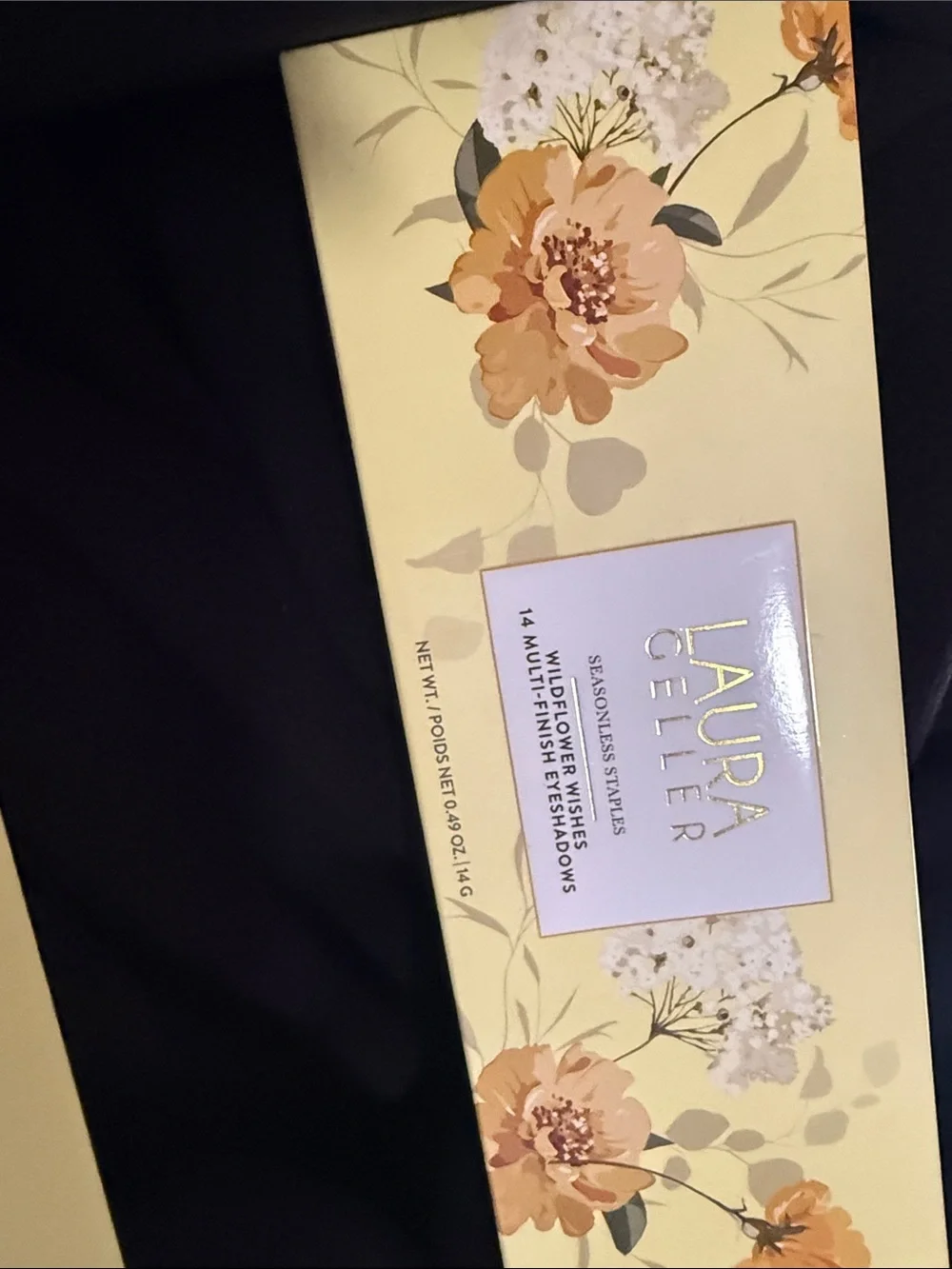 Aura Floral Eyeshadow Palette — Neutrals, Pinks & Warm Browns